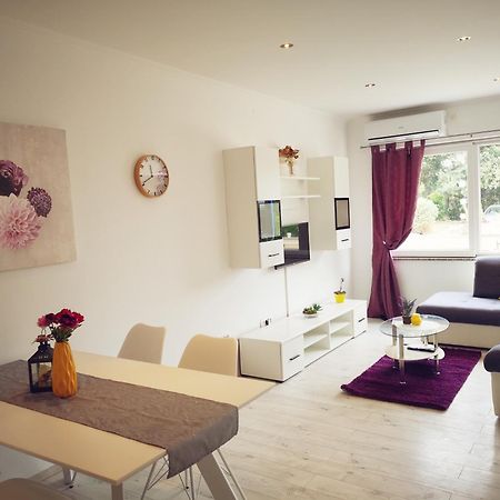 Apartmani "Sandro" Gonar Rab Town Rom bilde