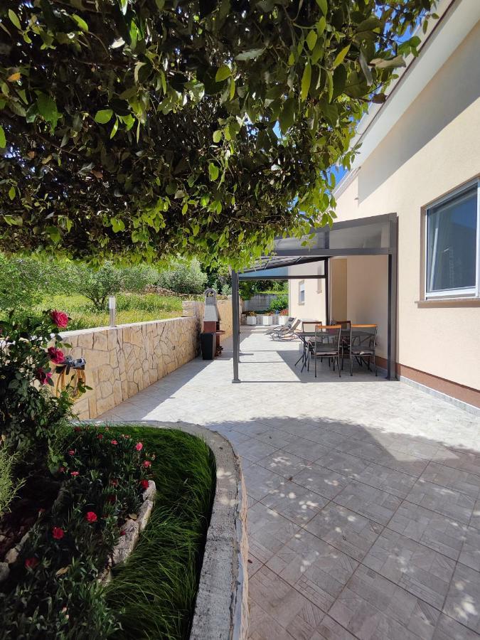 Apartmani "Sandro" Gonar Rab Town Rom bilde