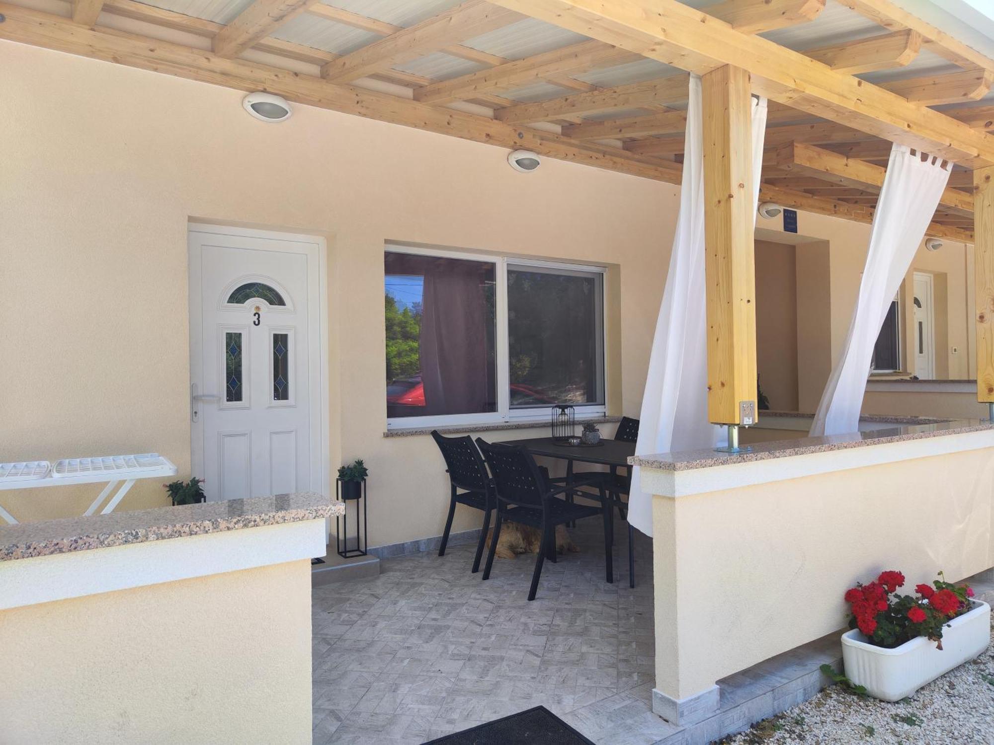 Apartmani "Sandro" Gonar Rab Town Rom bilde
