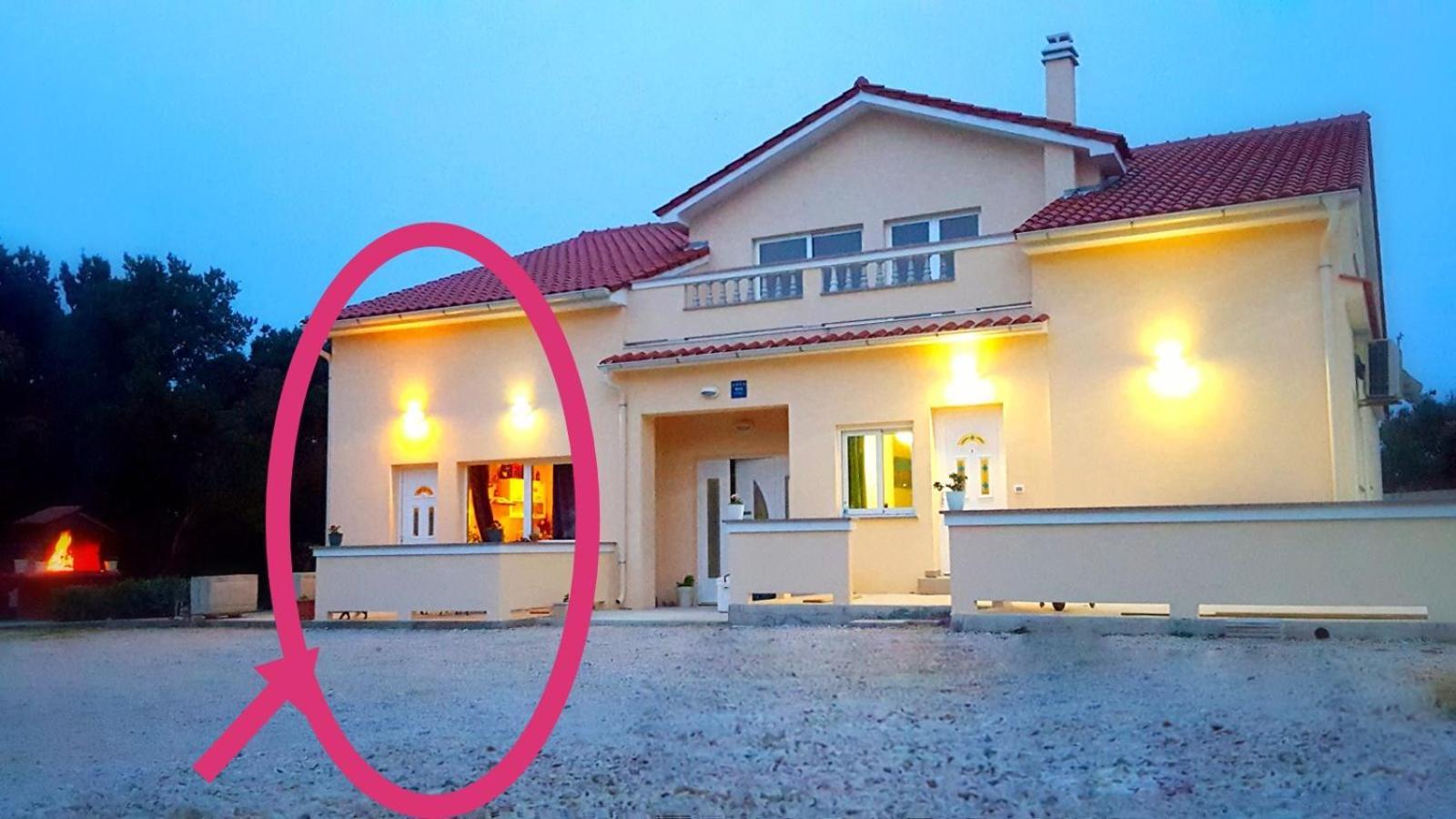 Apartmani "Sandro" Gonar Rab Town Rom bilde