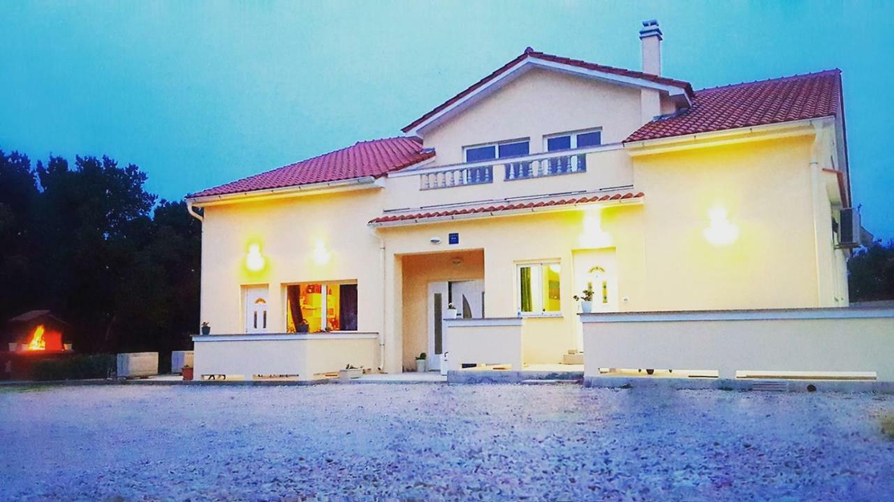 Apartmani "Sandro" Gonar Rab Town Eksteriør bilde