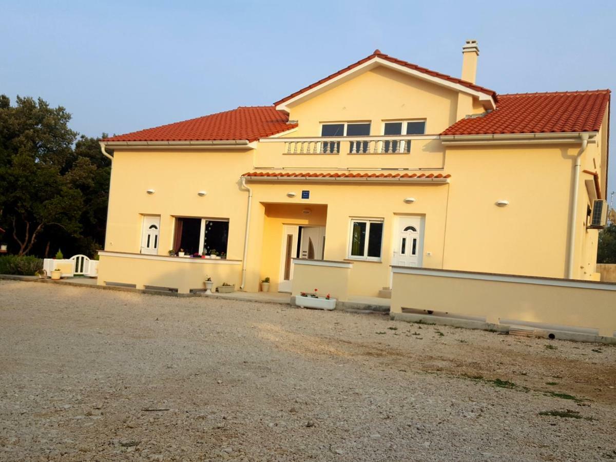 Apartmani "Sandro" Gonar Rab Town Eksteriør bilde