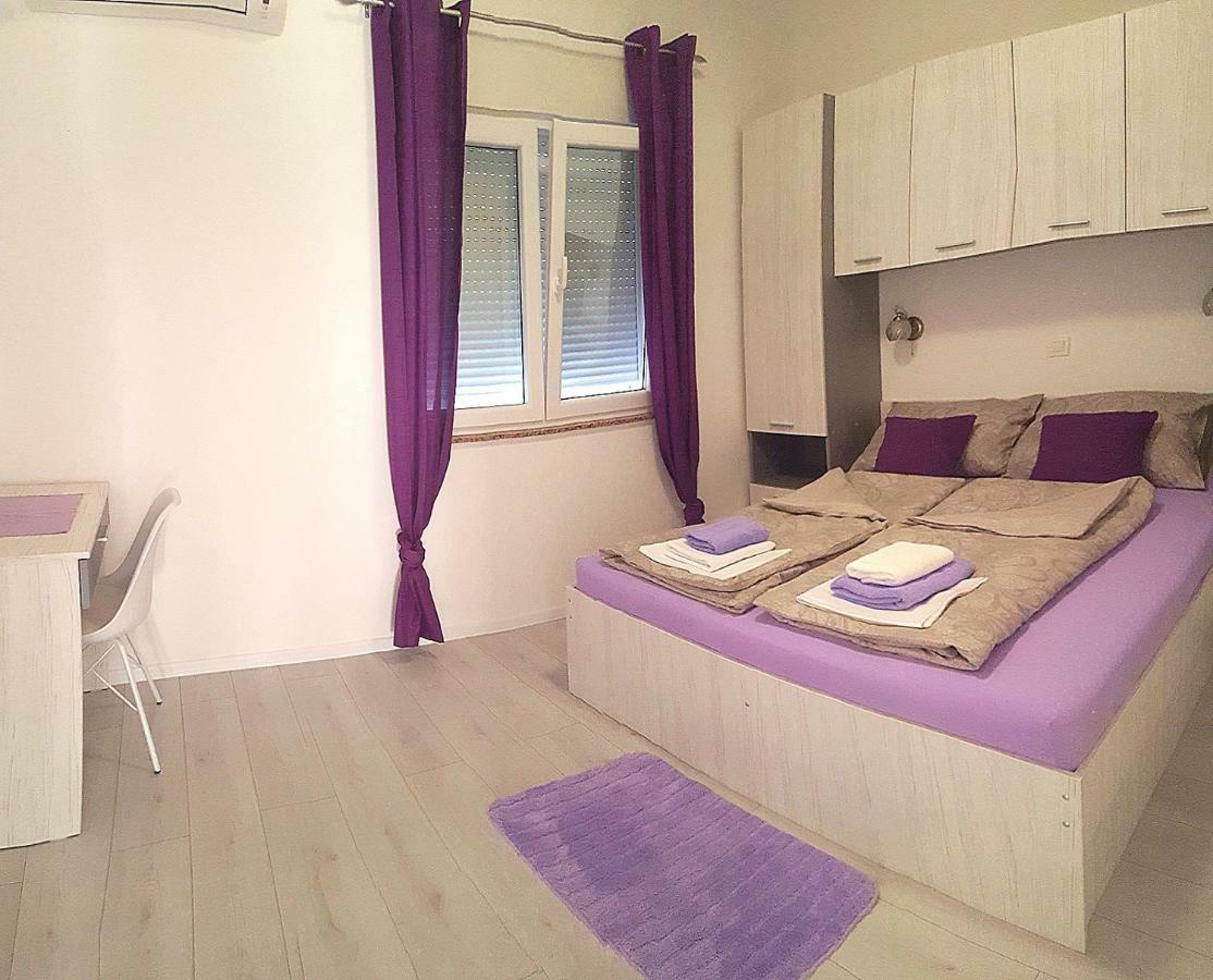 Apartmani "Sandro" Gonar Rab Town Eksteriør bilde