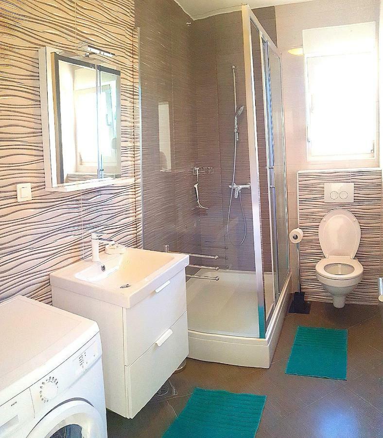 Apartmani "Sandro" Gonar Rab Town Eksteriør bilde